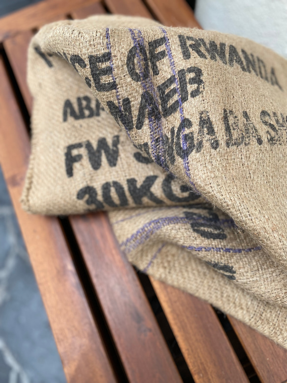 『 麻袋_5 』コーヒー豆の袋 / バッグ素材 / インテリア / プランターカバー / ドンゴロス 4枚目の画像