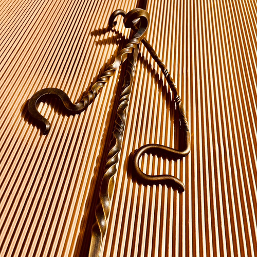 ①ツイストハンガー／ランタンハンガー／ランタンスタンド／焚き火