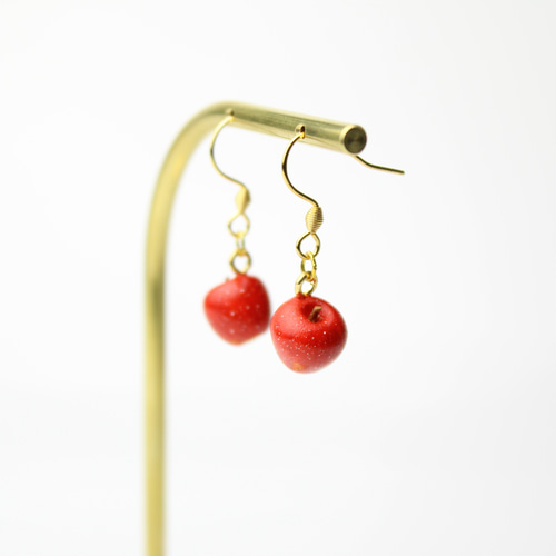 こだわりのミニチュア林檎 ✾樹脂粘土 フルーツ（ピアス / イヤリング