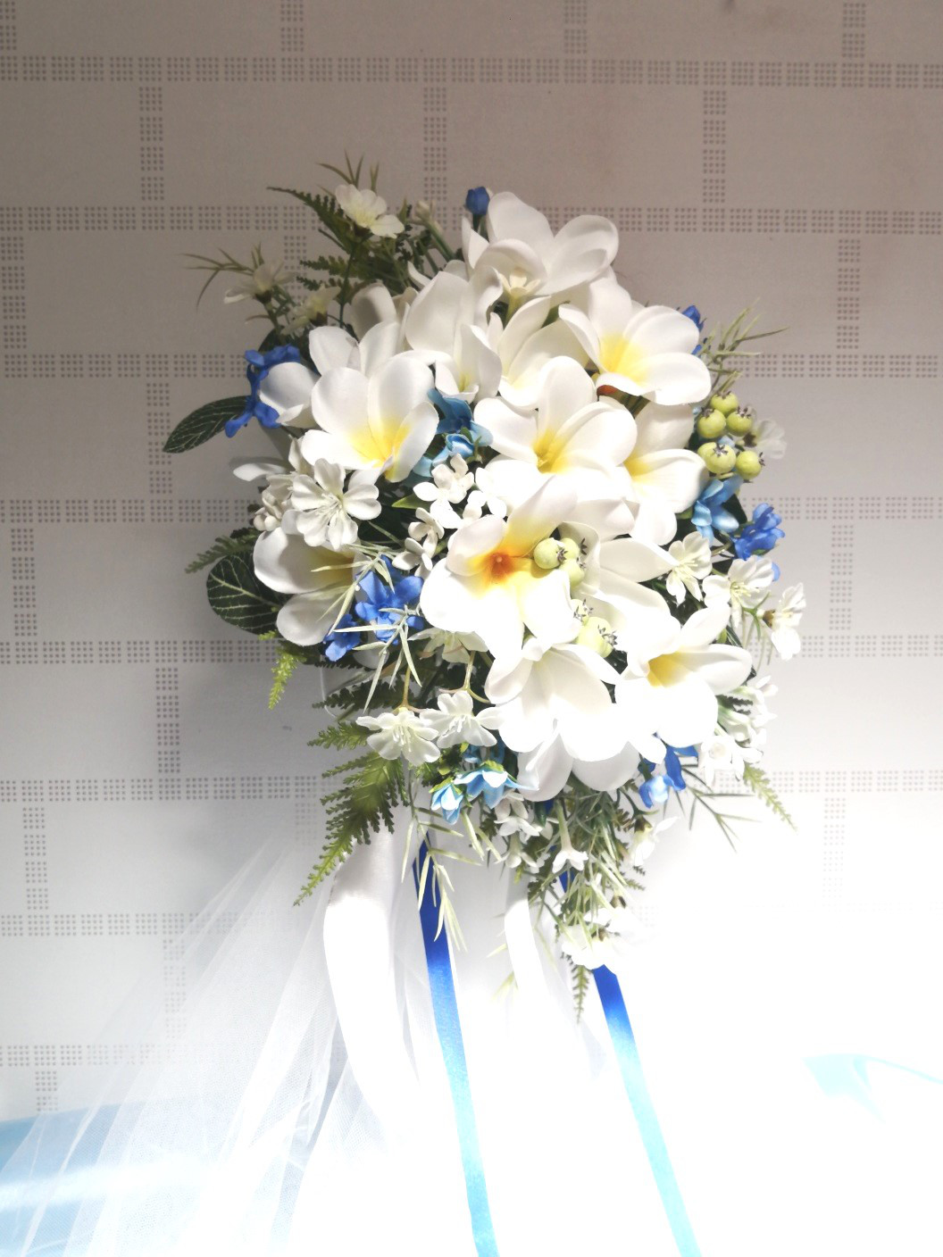 Wedding プルメリア　キャスケードブーケ　ブートニア付き　サムシングブルー