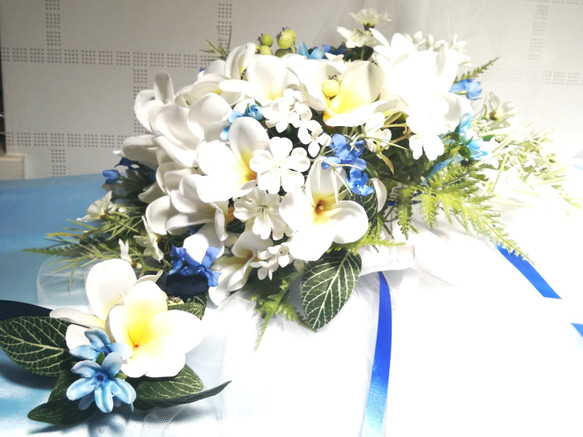 婚禮雞蛋花層疊花束與胸花藍色 第1張的照片
