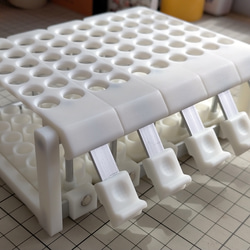 傾けたり外す事が出来る色鉛筆スタンド 60本用 7枚目の画像