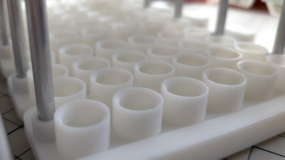 傾けたり外す事が出来る色鉛筆スタンド 60本用 12枚目の画像