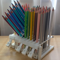 傾けたり外す事が出来る色鉛筆スタンド 60本用 5枚目の画像