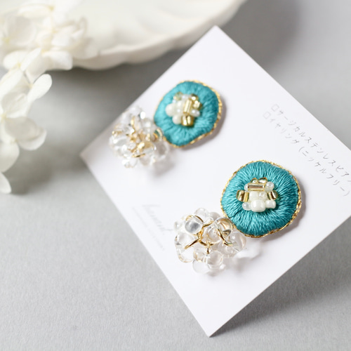 チェコファルファーレ×花のビーズ刺繍ピアス・イヤリング 