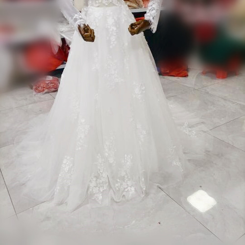 高品質！ホワイト ウエディングドレス 上品花レース長袖 華やかな  
