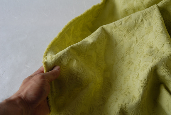 綿100％　遠州織物「ぐるぐる柄　若草色」 3枚目の画像