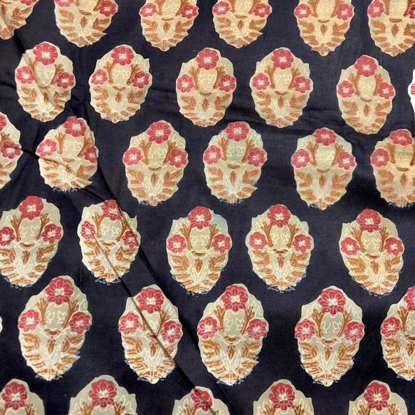 [50公分單位]黑色粉紅色花朵印度手工版畫布料紡織棉 第3張的照片