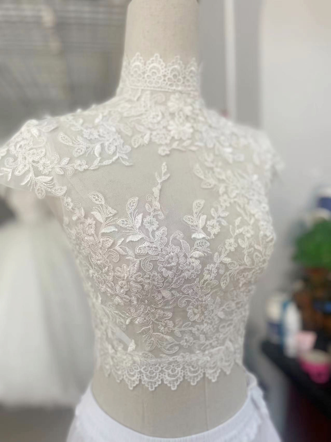 送料無料！上品なくるみボタン　ハイネック　　レースボレロ　トップス　ウエディングドレス