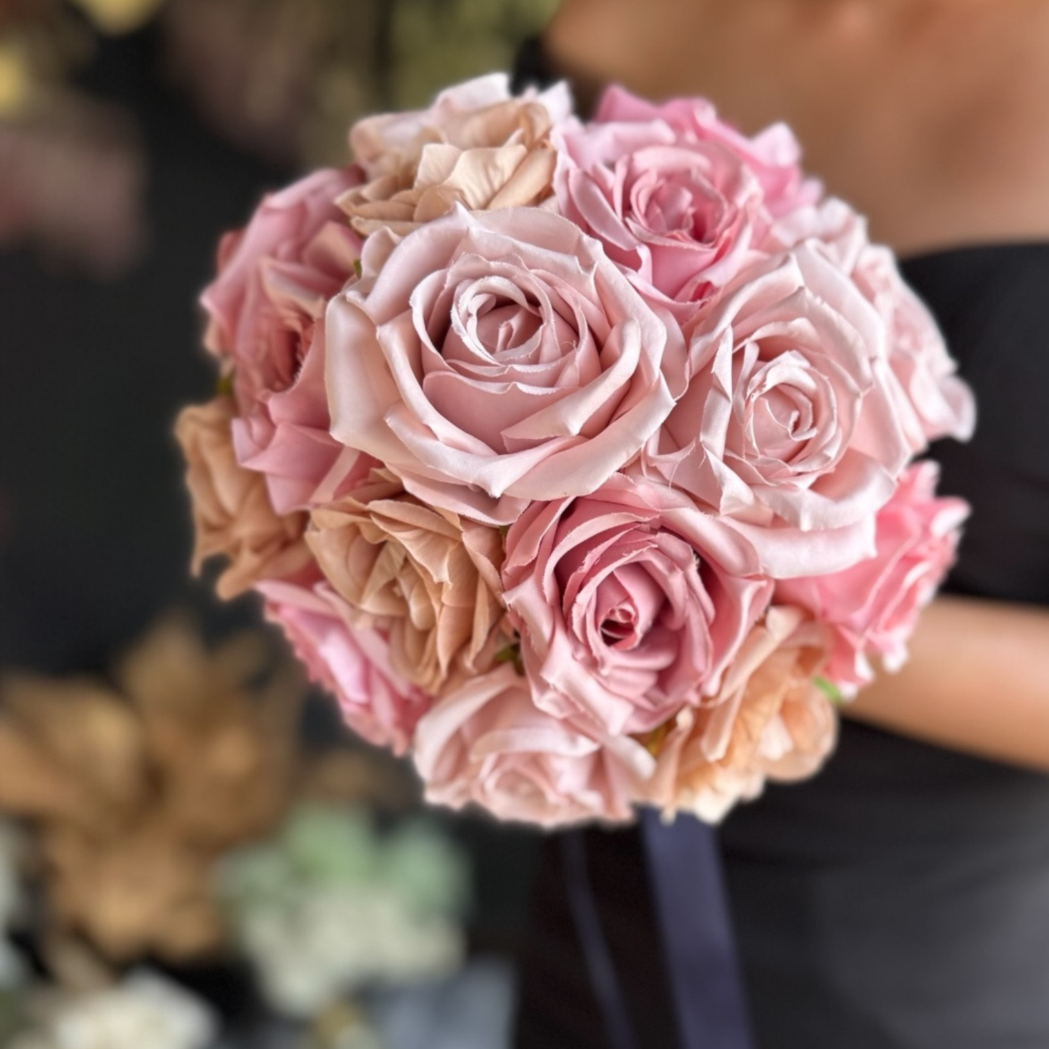 【送料無料】くすみピンクローズラウンドブーケ☆ブートニア