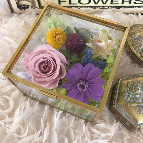ガラスboxのプリザーブドフラワー お誕生日 結婚 ギフト ガラスboxのプリザーブドフラワー お誕生日 結婚 ギフト