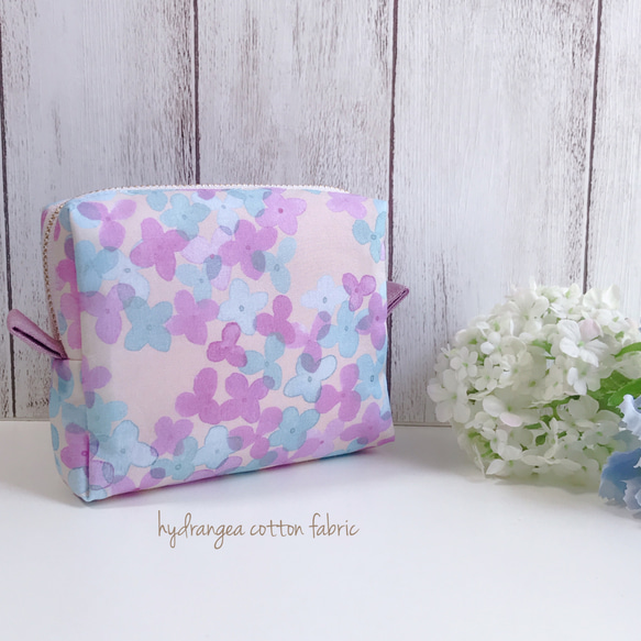 ✳︎紫陽花✳︎cottonfabric パープル系【 mini スクエアポーチ❤︎】 1枚目の画像