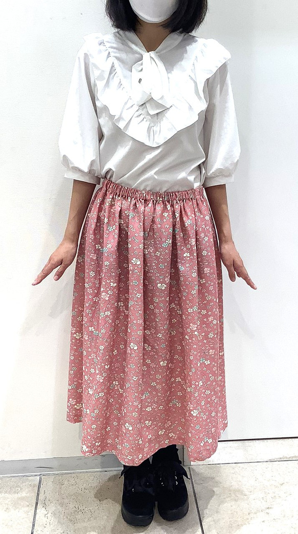 着物　スカート　ピンク　小花　和柄　和風　アップサイクル　　シルク 4枚目の画像