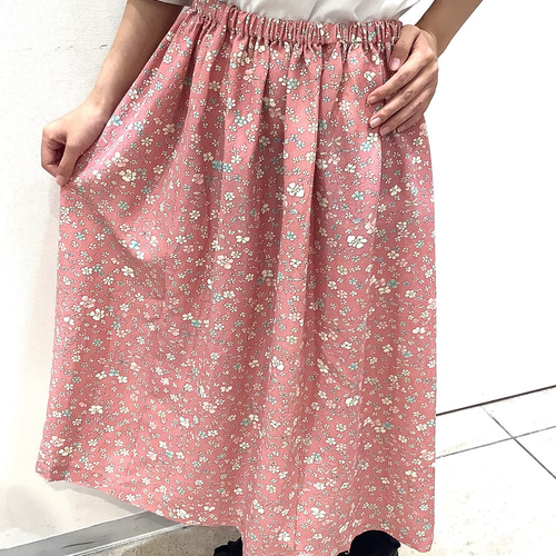 着物 スカート ピンク 小花 和柄 和風 アップサイクル シルク ロング