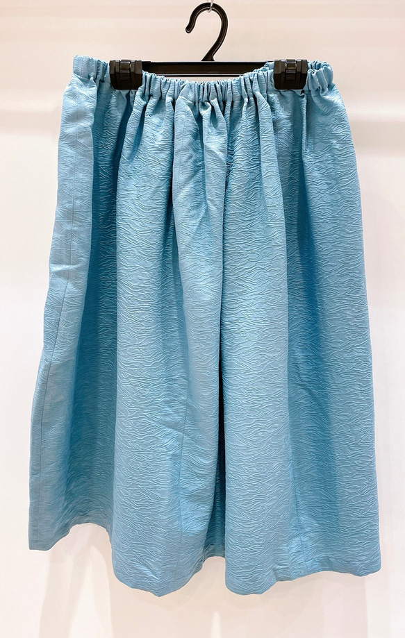 着物　スカート　青　水色　水流　和柄　和風　アップサイクル　　シルク　サスティナブル 7枚目の画像