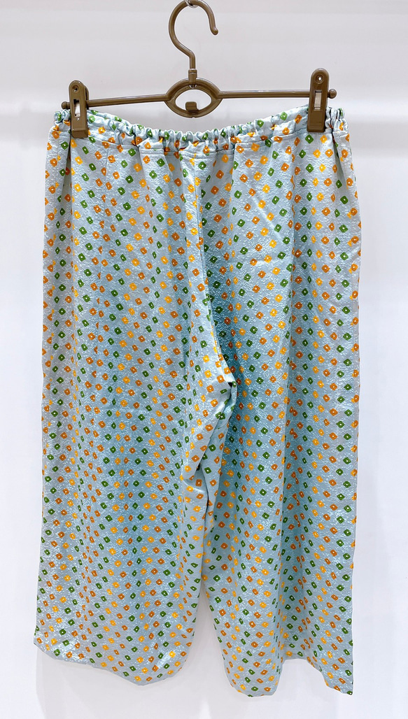 着物　パジャマ　水色　オレンジ　緑　黄緑　ドット　和柄　和風　アップサイクル　シルク　サスティナブル 5枚目の画像