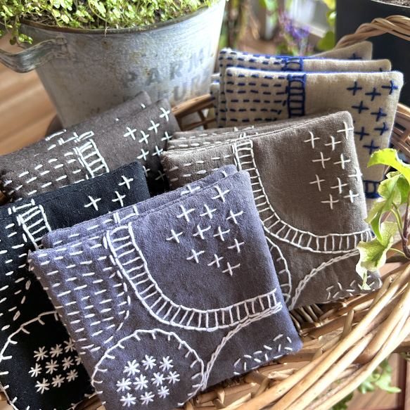 再再再販⭐︎グレー×白⭐︎北欧風刺繍コースター⭐︎刺し子 10枚目の画像