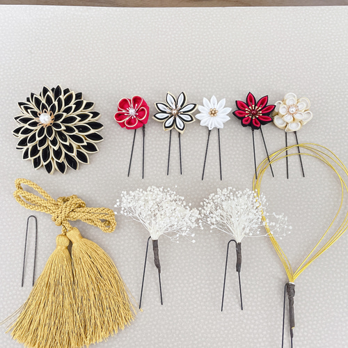 つまみ細工髪飾り＊ゴージャスなBlack &gold＊成人式 結婚式 卒業式