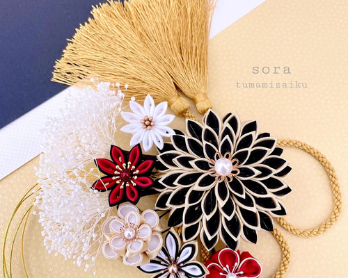 つまみ細工髪飾り＊ゴージャスなBlack &gold＊成人式 結婚式 卒業式