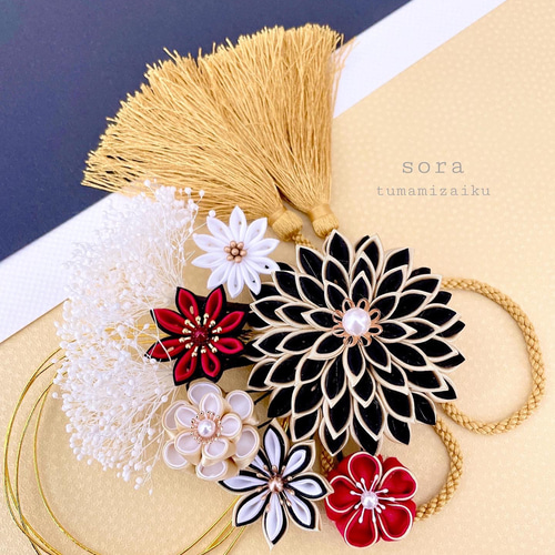 つまみ細工髪飾り＊ゴージャスなBlack &gold＊成人式 結婚式 卒業式