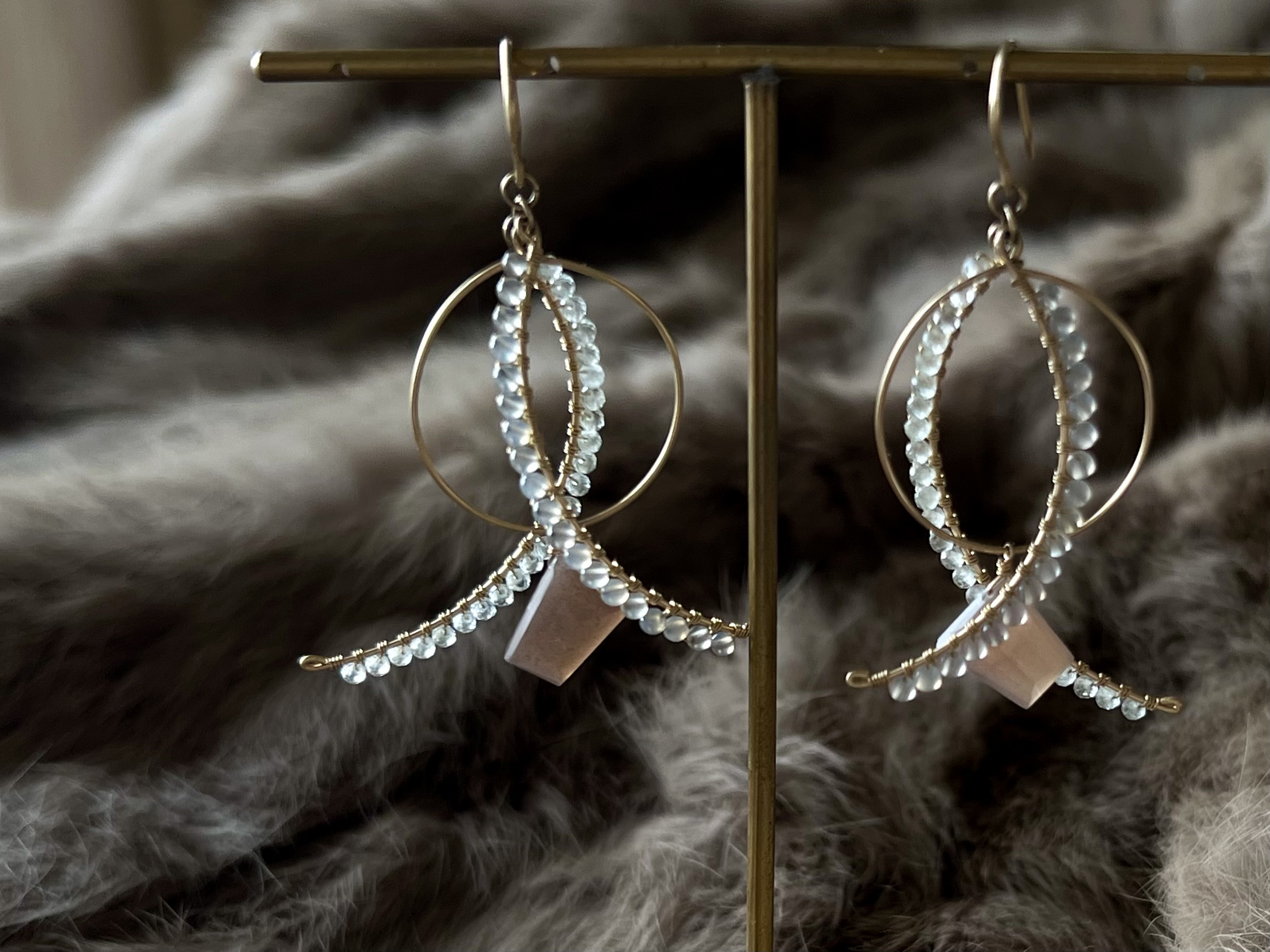 【再販】【6月誕生石】ニュアンスカラー　フックピアス／イヤリング《グレームーンストーン①》【テイルシリーズ】14kgf