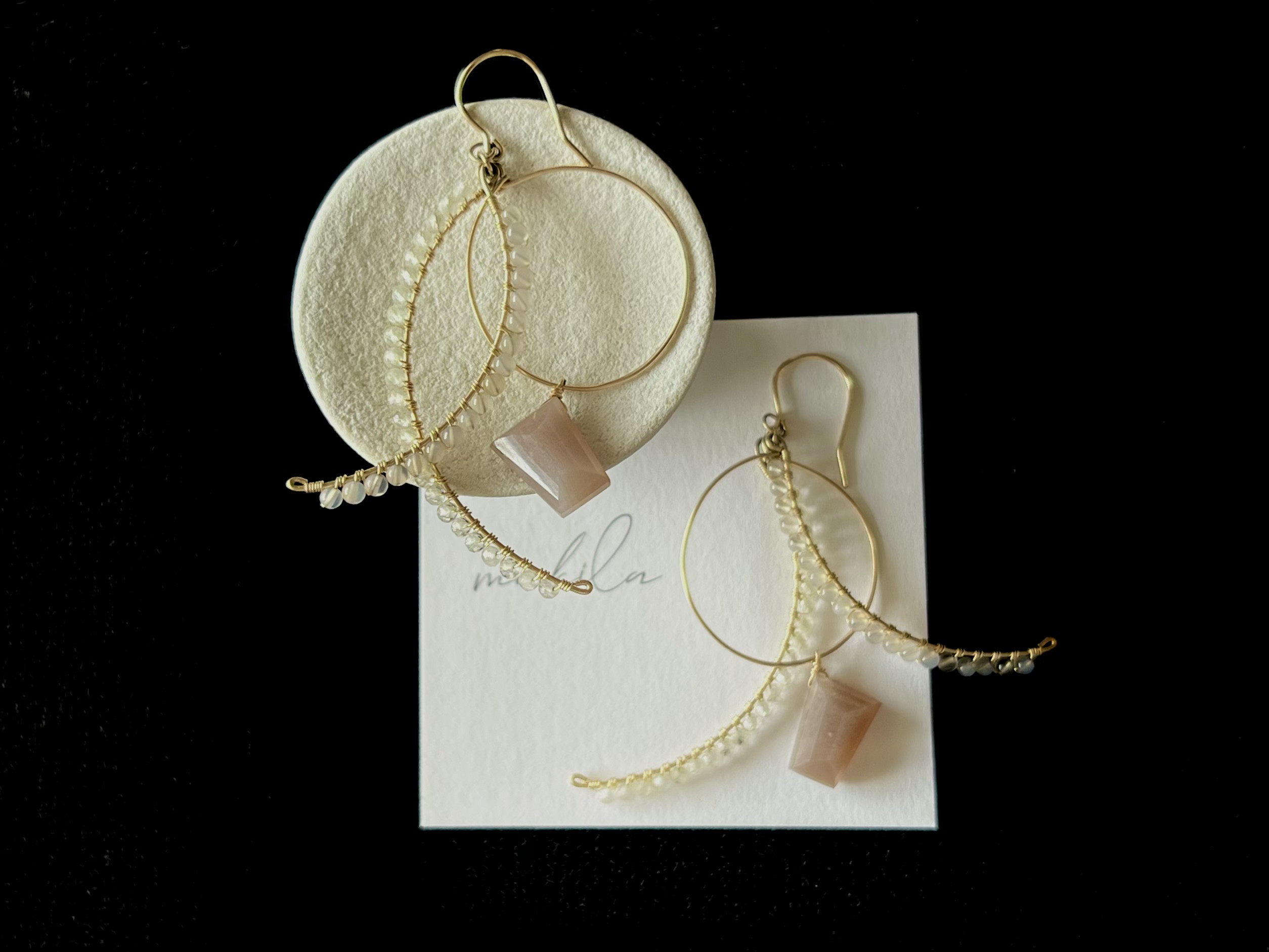 【再販】【6月誕生石】ニュアンスカラー　フックピアス／イヤリング《グレームーンストーン①》【テイルシリーズ】14kgf