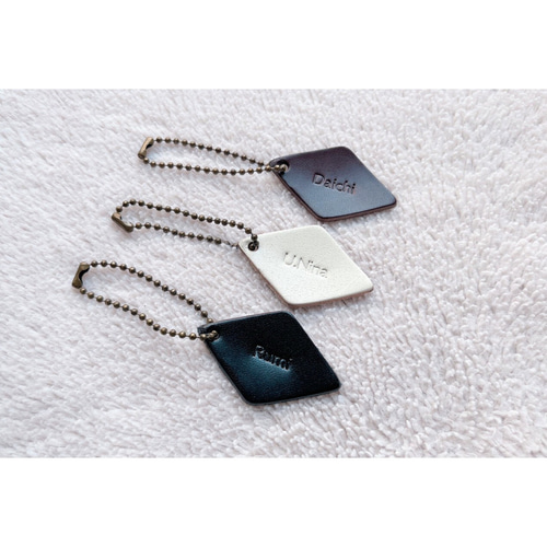 栃木レザー＊打刻印 ひし形レザーキーホルダー 革 席札 プチギフト