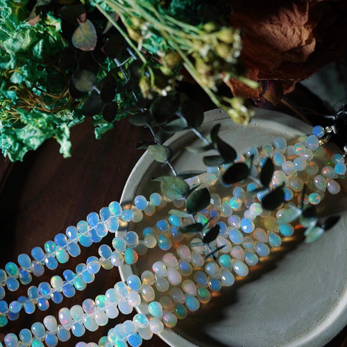 エチオピア産プレシャスオパールドロップブリオレットカット1連 エチオピア産オパール つぼみドロップ ブリオレットカット 1連