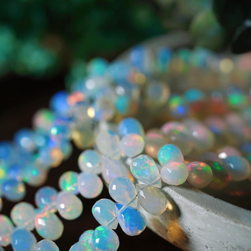 エチオピア産プレシャスオパールドロップブリオレットカット1連 エチオピア産オパール つぼみドロップ ブリオレットカット 1連