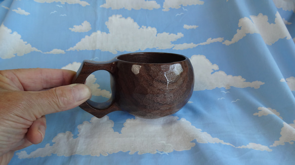 ウオールナットで作った一木彫りコーヒーカップ 9枚目の画像
