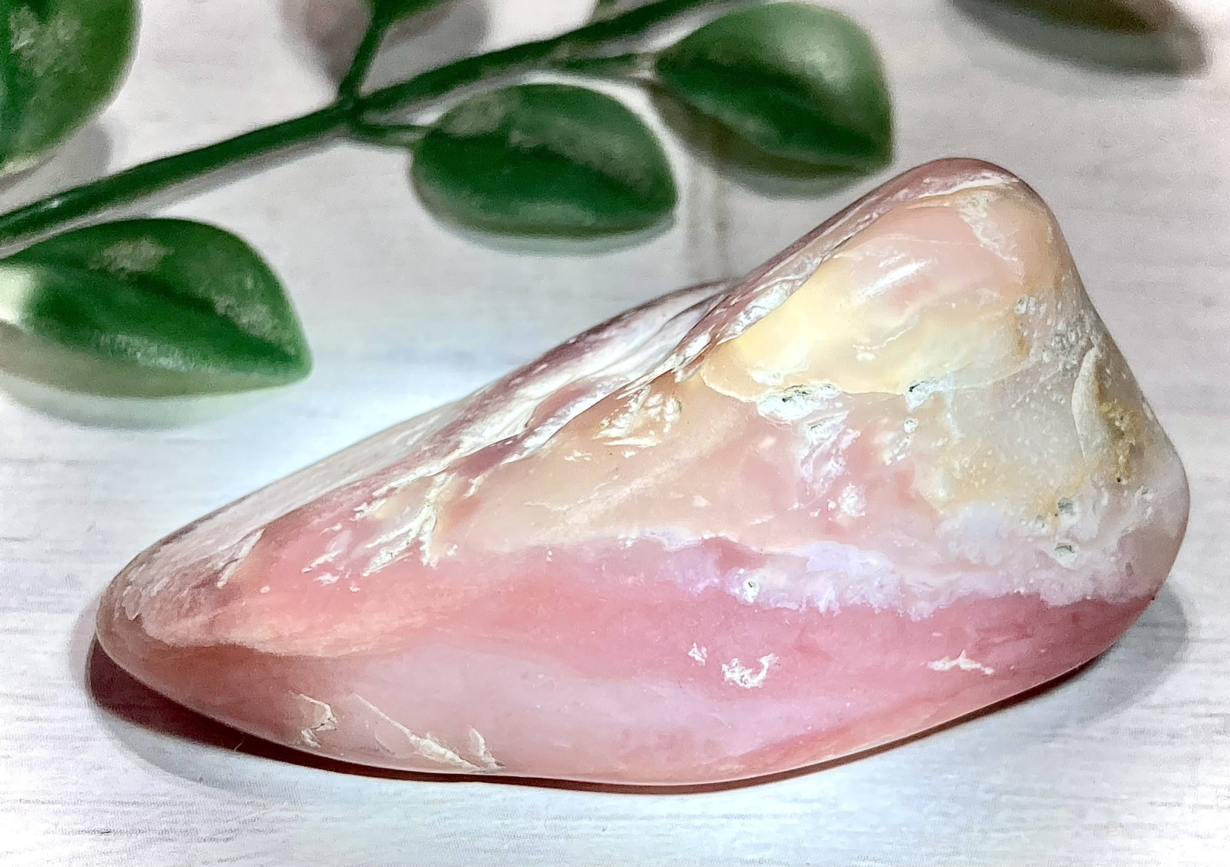 【愛され上手に】ピンクオパール　原石　ラフストーン 4,611円