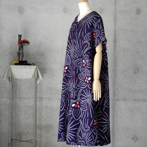 有松絞り❣️風呂敷　　リメイク　ワンピース　藍染❣️ 有松絞り❣️風呂敷 リメイク ワンピース 藍染❣️ 着物リメイク