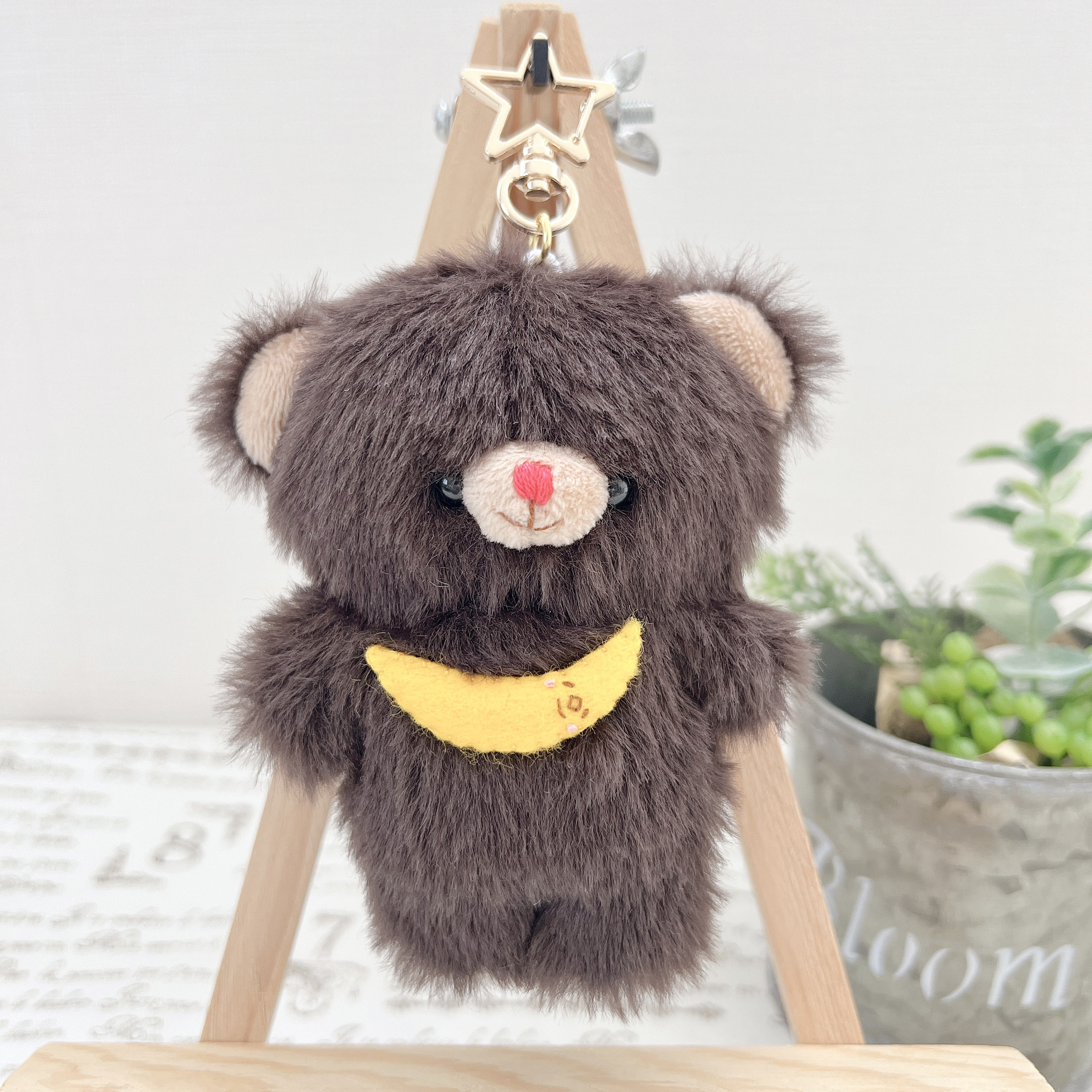 お花のクマちゃんキーホルダー♪ ❤️送料無料❤️名入れ可 目印チャーム お花のくまちゃん