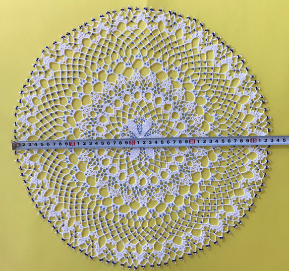 【新作】NOKOのカラフルレース編み　あじさい色のテーブルセンター（43cm） 5枚目の画像