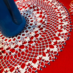 【新作】NOKOのカラフルレース編み　あじさい色のテーブルセンター（43cm） 2枚目の画像