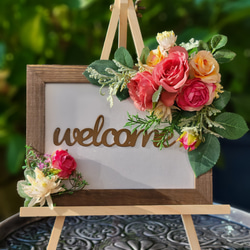 ホワイトローズ と グリーン の 花 の ウェルカムボード ( 写真立て