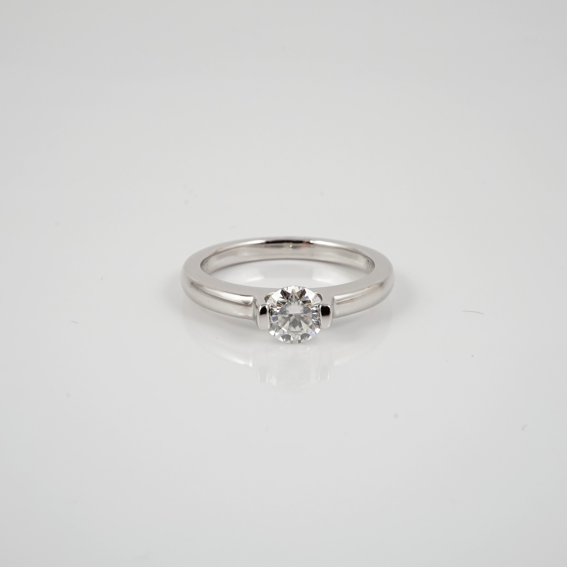 0.5ct二つ爪洗練されたデザインリング　010（4週間発送）