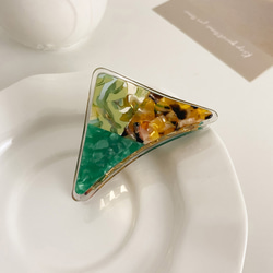キュートで優しい温かみのある色のユニークな三角形のヘアピンヘアアクセサリー日本の色の気質 5枚目の画像