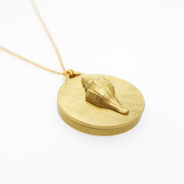 シェルコインロケット・半立体彫刻　ロケットペンダント　刻印＆写真加工可能　写真入れ　レディース　メンズ