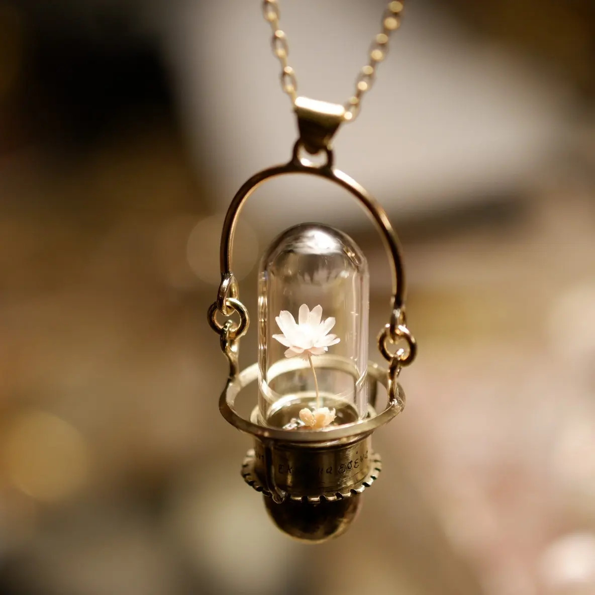 お花カプセルネックレス