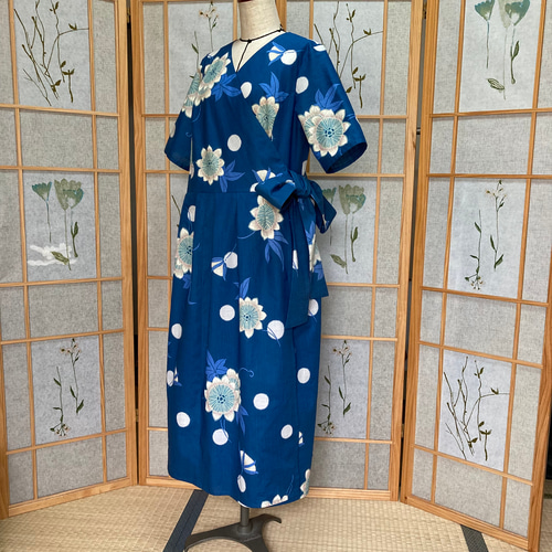 七の⑤　着物リメイク　浴衣生地のワンピース ☆浴衣リメイク☆ カシュクールワンピース (半袖／ブルー