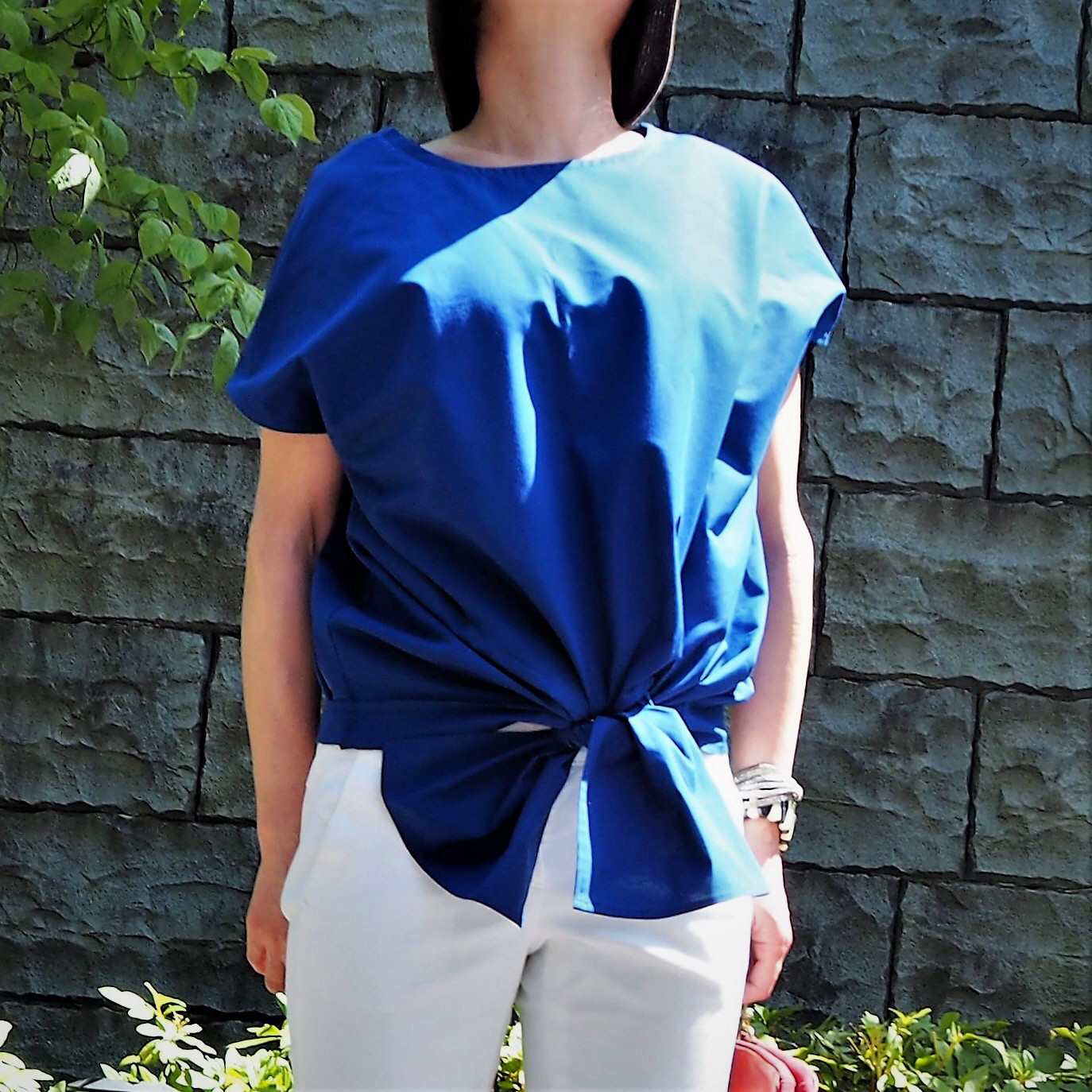２Way 鮮やかブルー前縛りコットン100　　ブラウス