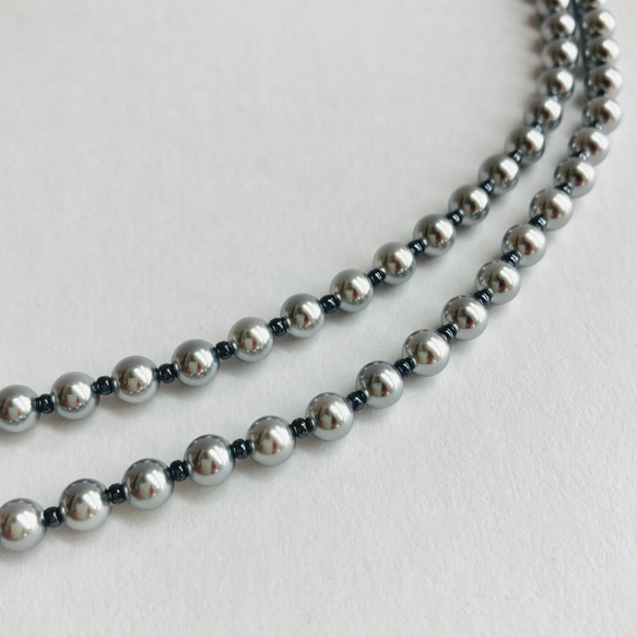 貝ベビーパールとビーズの2連ネックレス/5mm約43/50cm/シルバーグレー/R/japan製 3枚目の画像