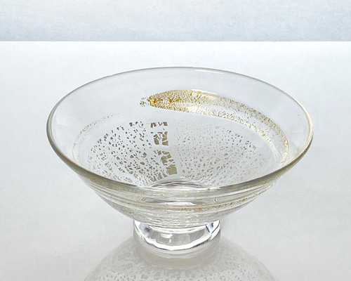 ガラス 抹茶茶碗 青と白のマーブル模様 Amazon | ［ Made in Japan ］ 茶道具 抹茶茶碗 ガラス 平茶碗
