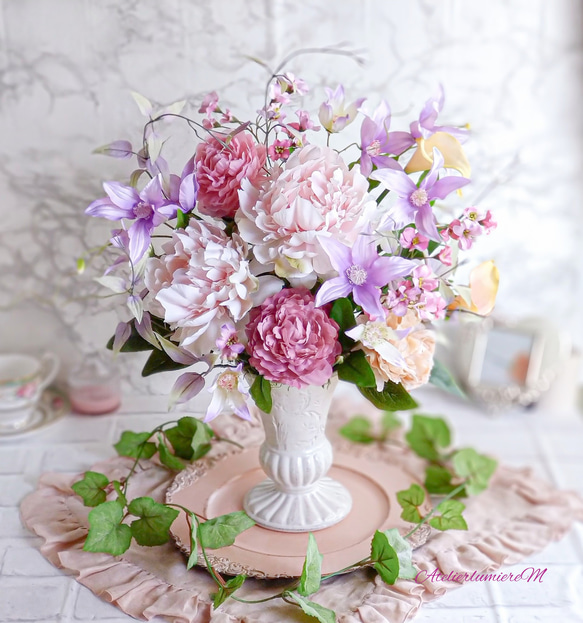 受注作品】美しいピオニーとクレマチスの華やかで上品な