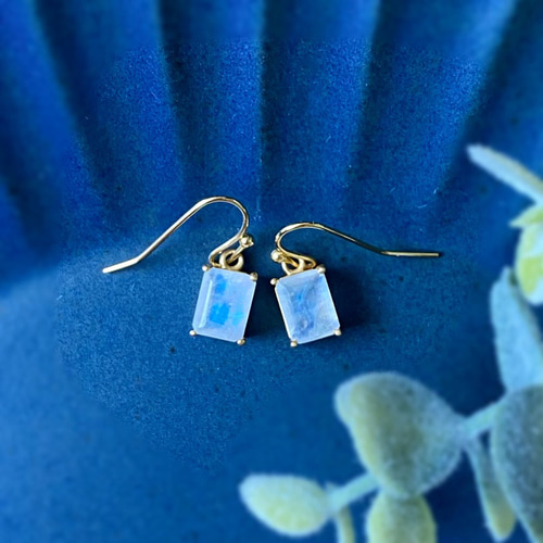 美遊色♡レインボームーンストーンの枠留めピアス/イヤリング -Ophelia