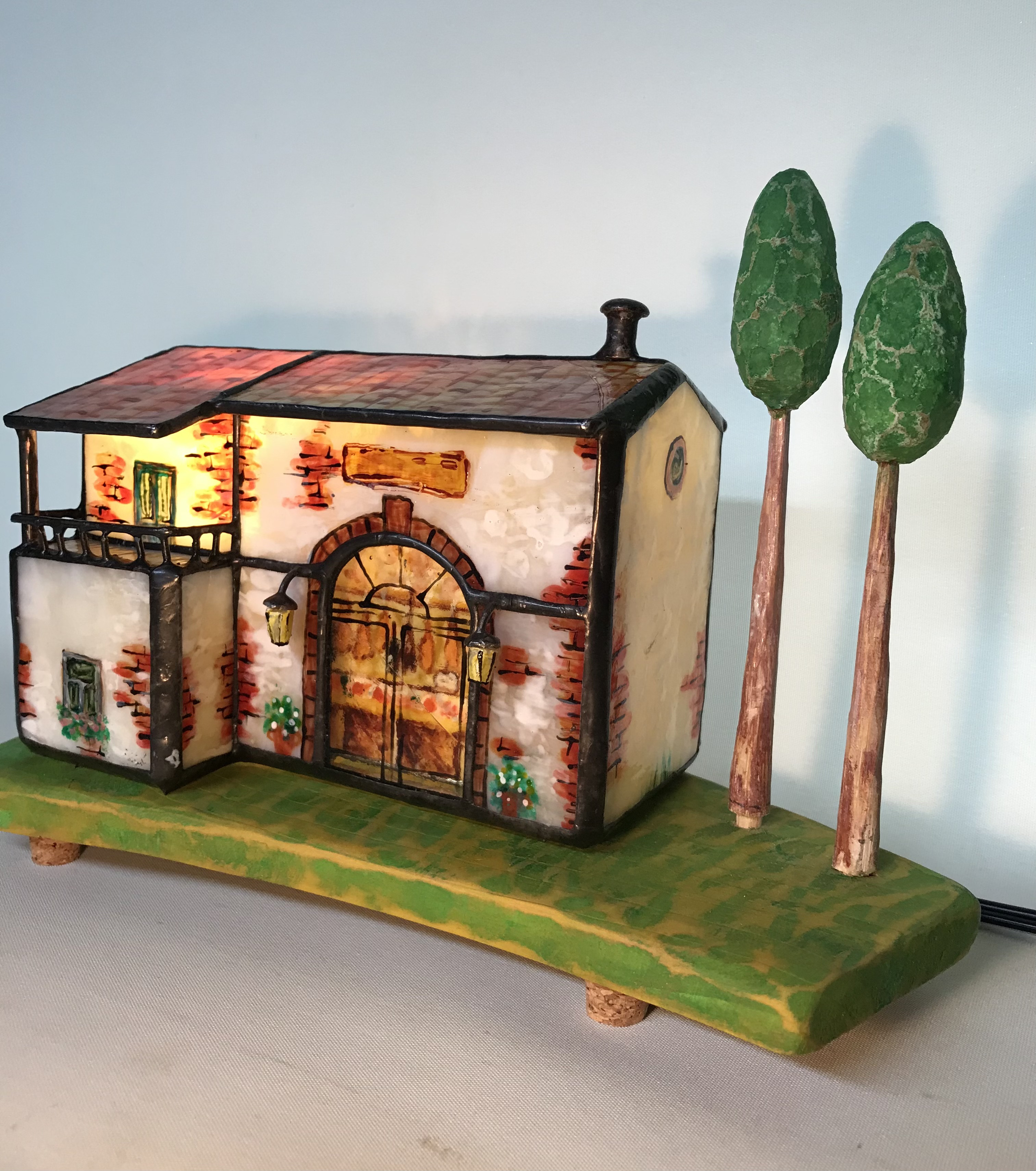 ステンドグラス　ランプ　ハウス　ムードランプ　明かり