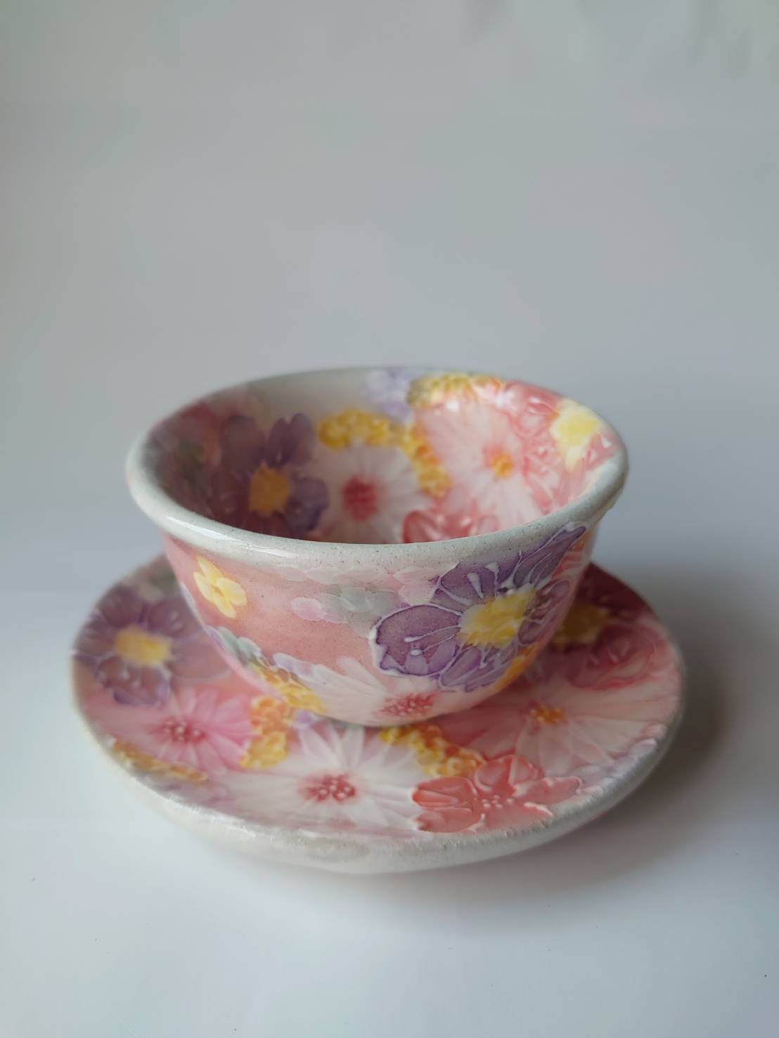 工房ゆずりは茶菓セット　サーモンピンクの優しい花柄がとても綺麗なうつわ　紅彩花間取　45281