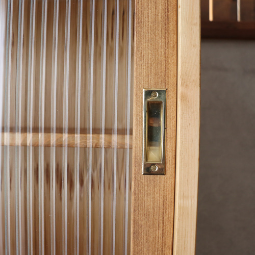 上下モールガラスの引き戸食器棚W70。カップボード。サイズオーダー可