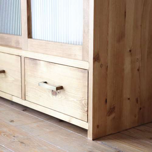 上下モールガラスの引き戸食器棚W70。カップボード。サイズオーダー可